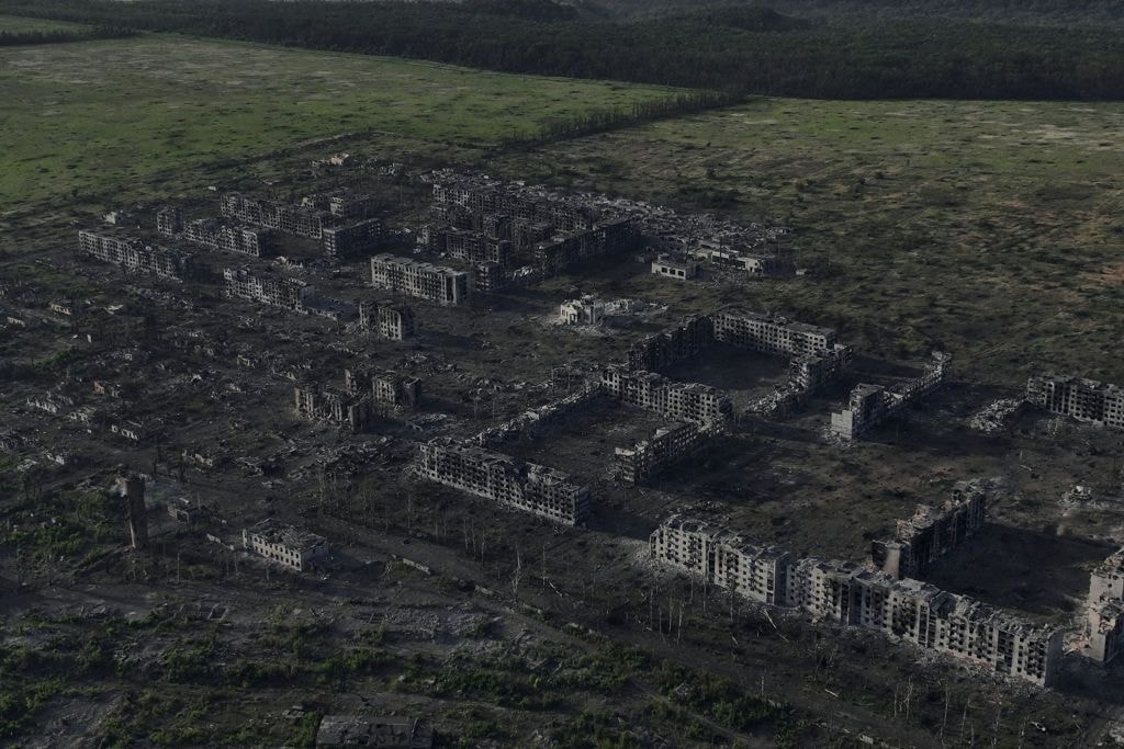 Russian attack on Chasiv Yar kills 5