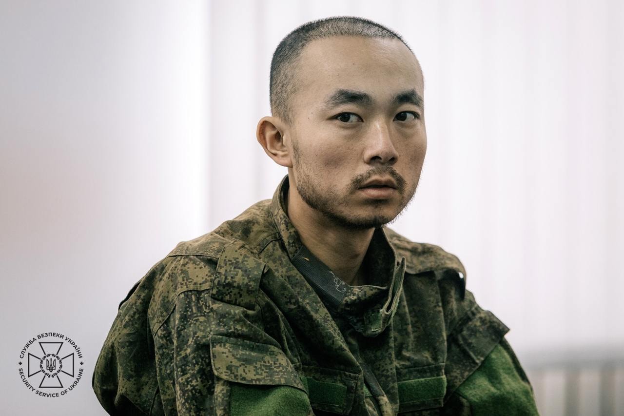 'Before I got there, I had never held a weapon' — Ukraine shows interrogation of Chinese POWs