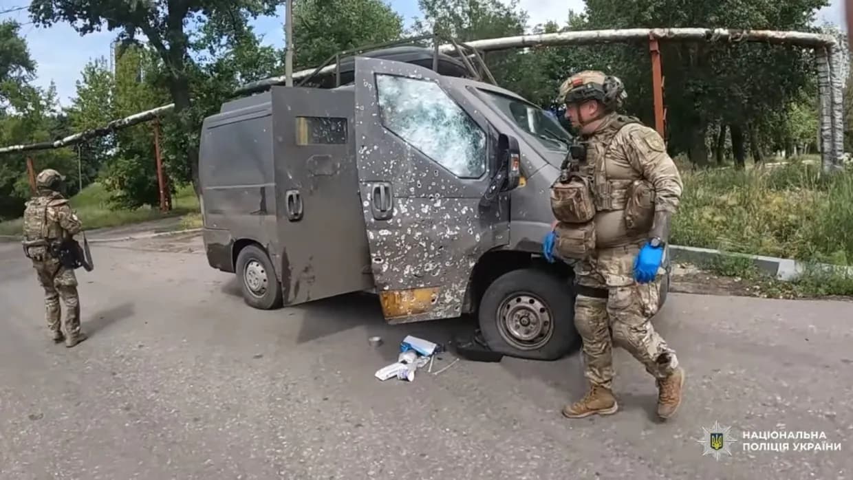 Russia hits evacuation vehicle in Donetsk Oblast, killing civilian