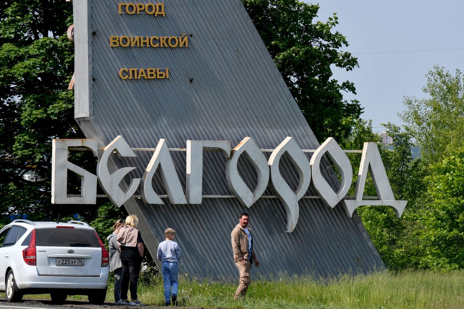 Belgorod resident says life in Russia is 'simply hopeless' amid Ukrainian drone strikes and power outages