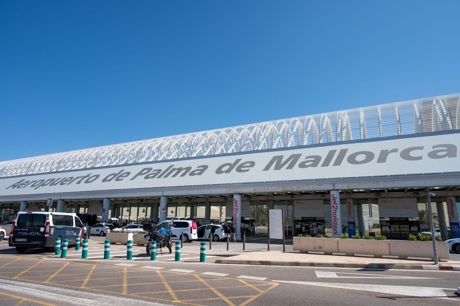 Spanish airport temporarily halts flights over suspicious drone sighting