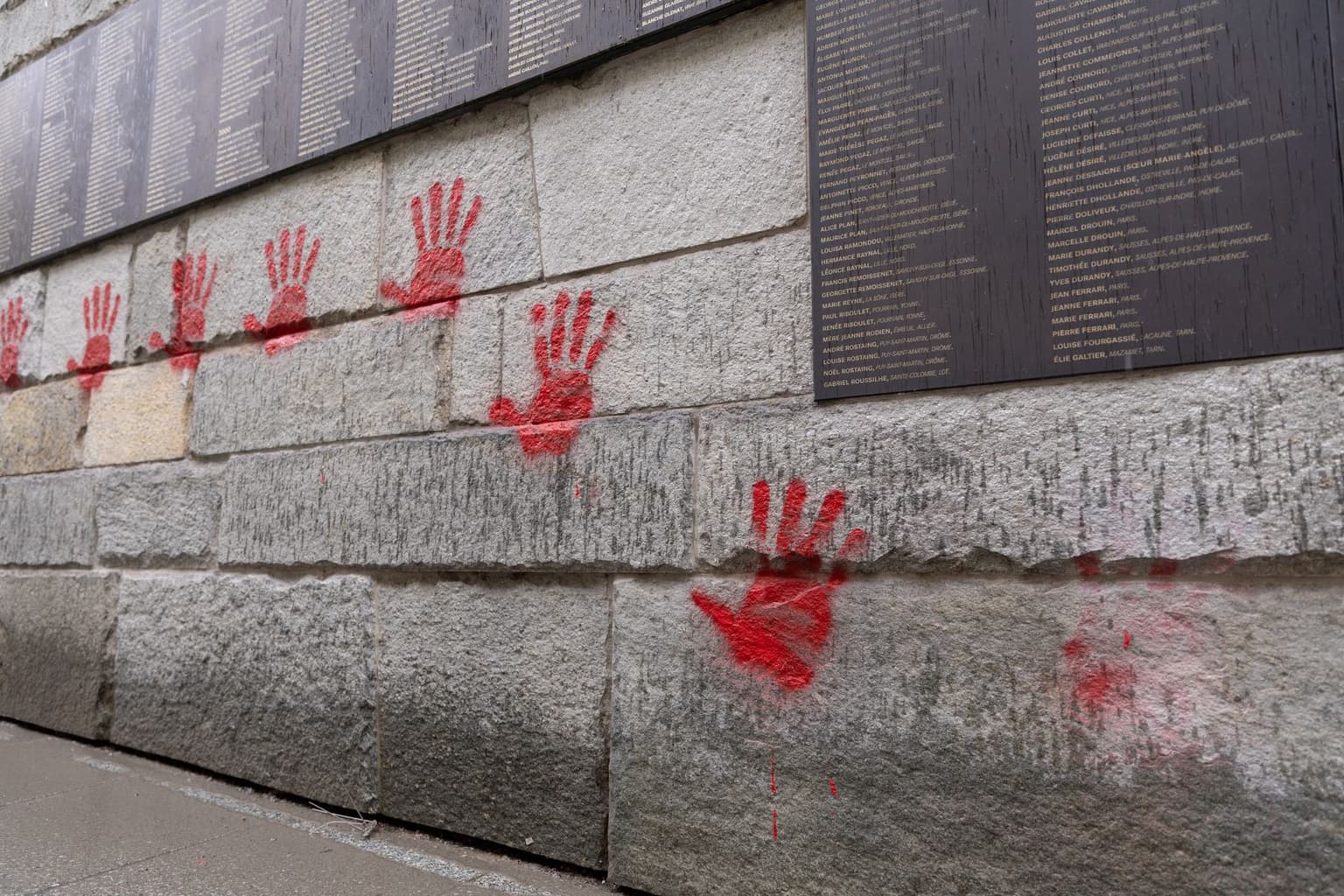 French intelligence links Holocaust memorial vandalism to alleged Russian hybrid campaign