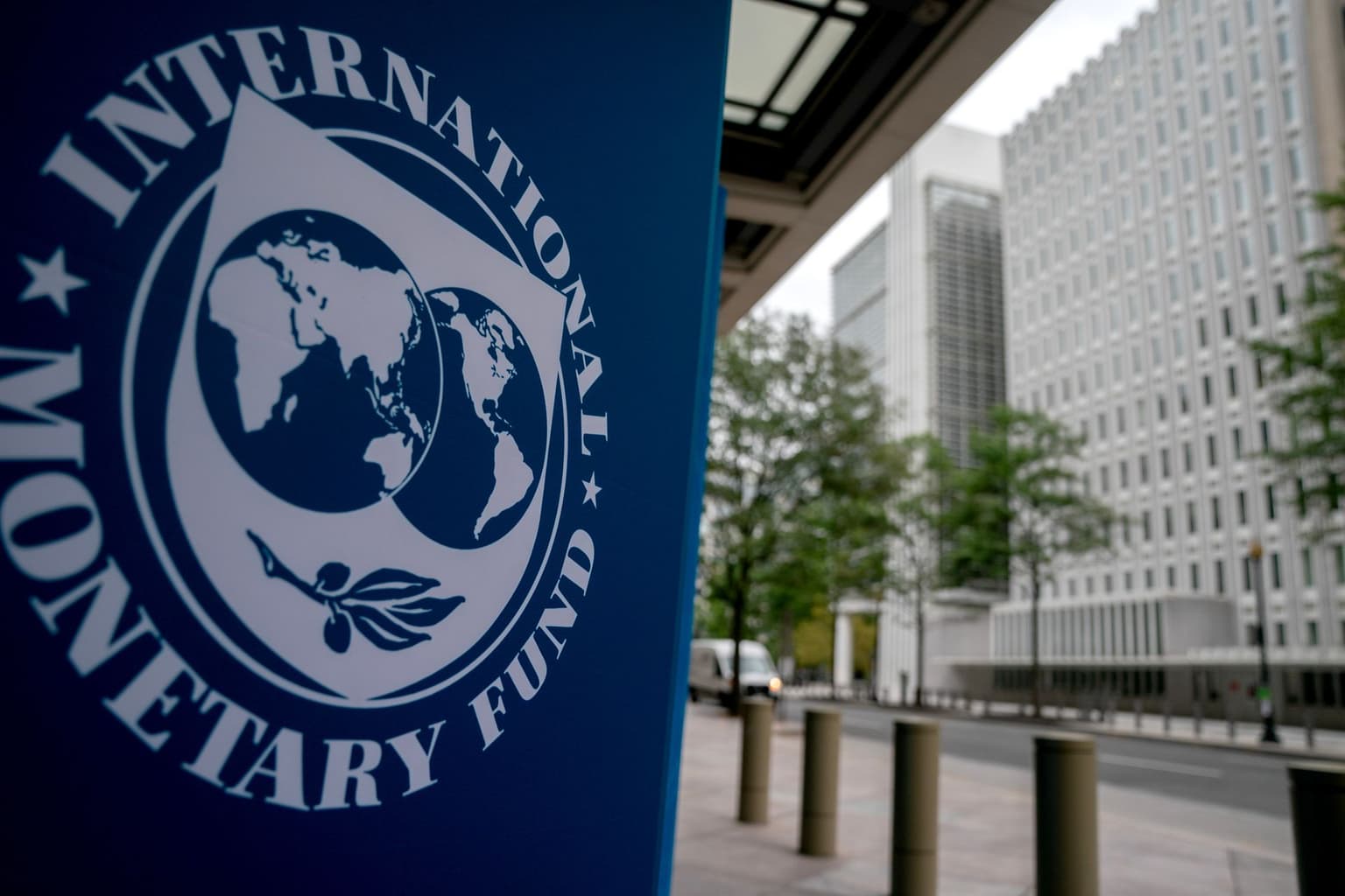 IMF keeps Ukraine's growth forecast unchanged, despite mounting attacks on energy