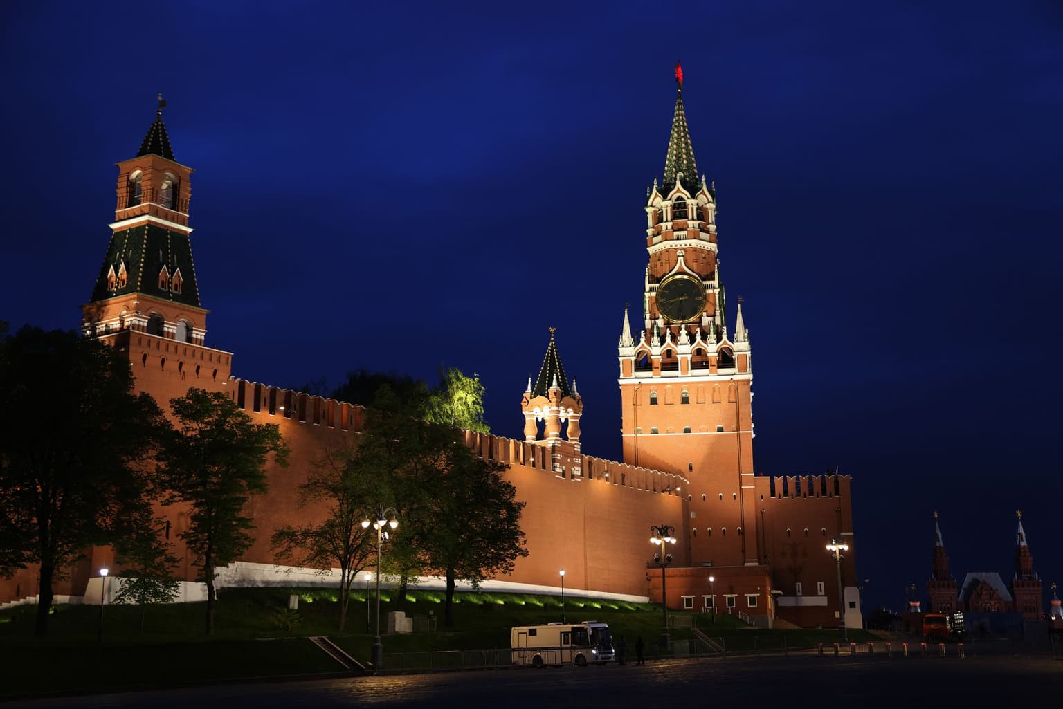 Ukraine targets Moscow with mass drone attack, mayor claims