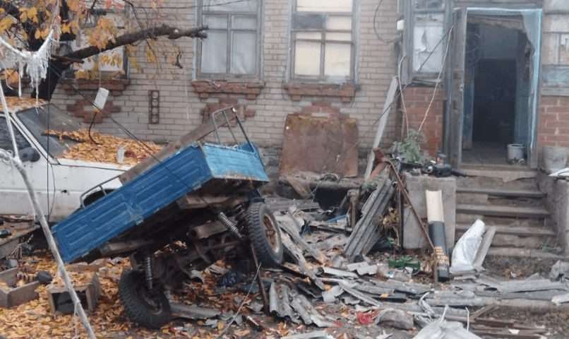 Russian attacks kill 3 and injure 18 in Donetsk and Kherson oblasts over past day