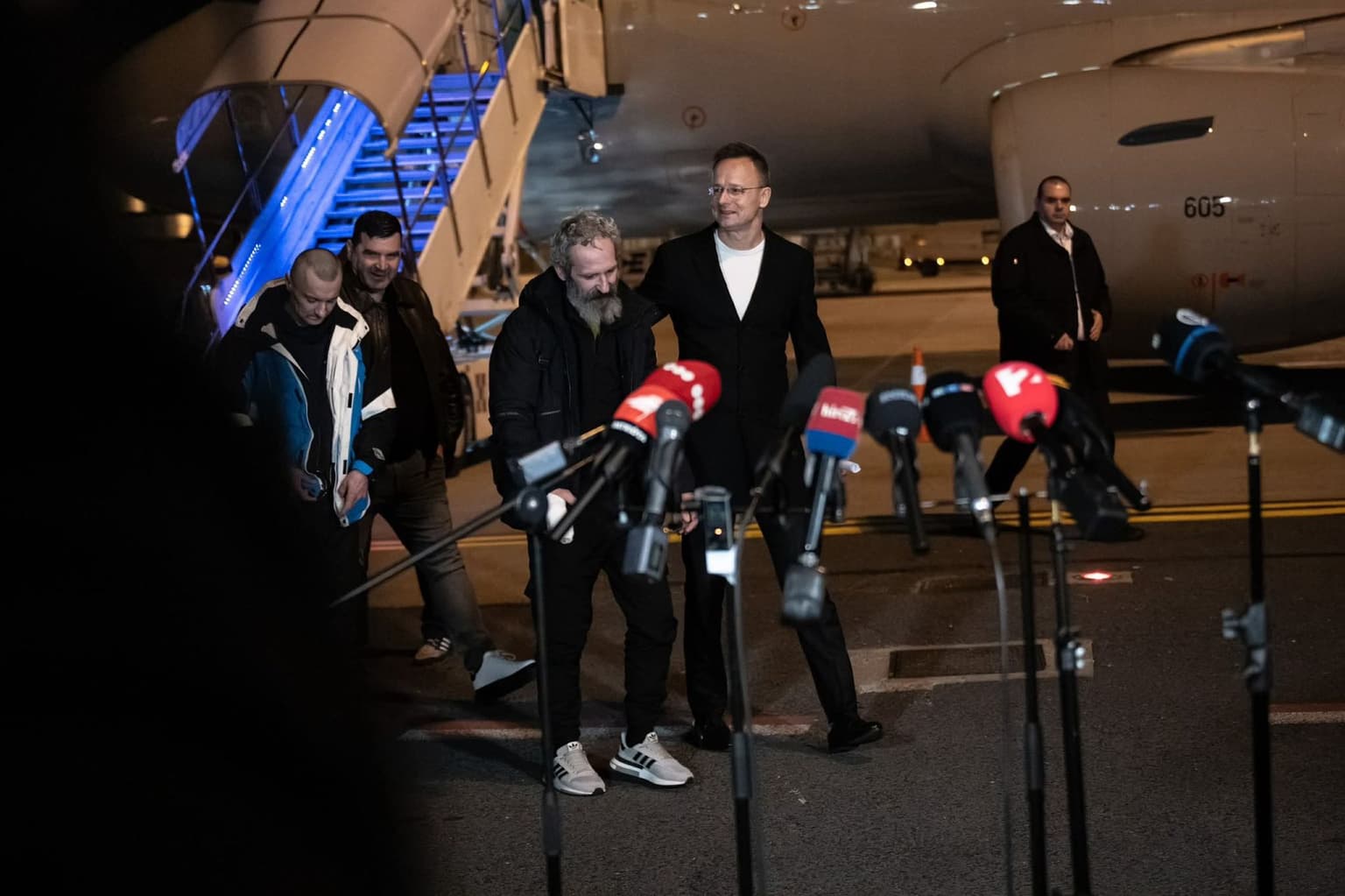 Russia's transfer of 2 Ukrainian POWs to Hungary a 'provocation,' Ukraine says