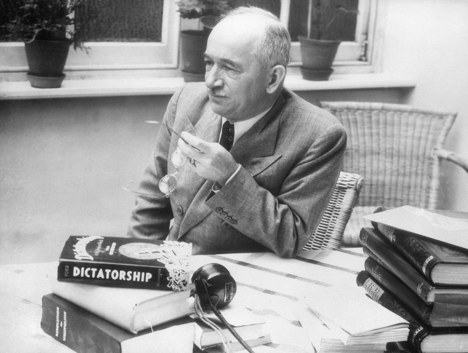 Edouard Beneš, former President of Czechoslovakia, is pictured at his nephew’s home in Putney, London, on July 30, 1939.