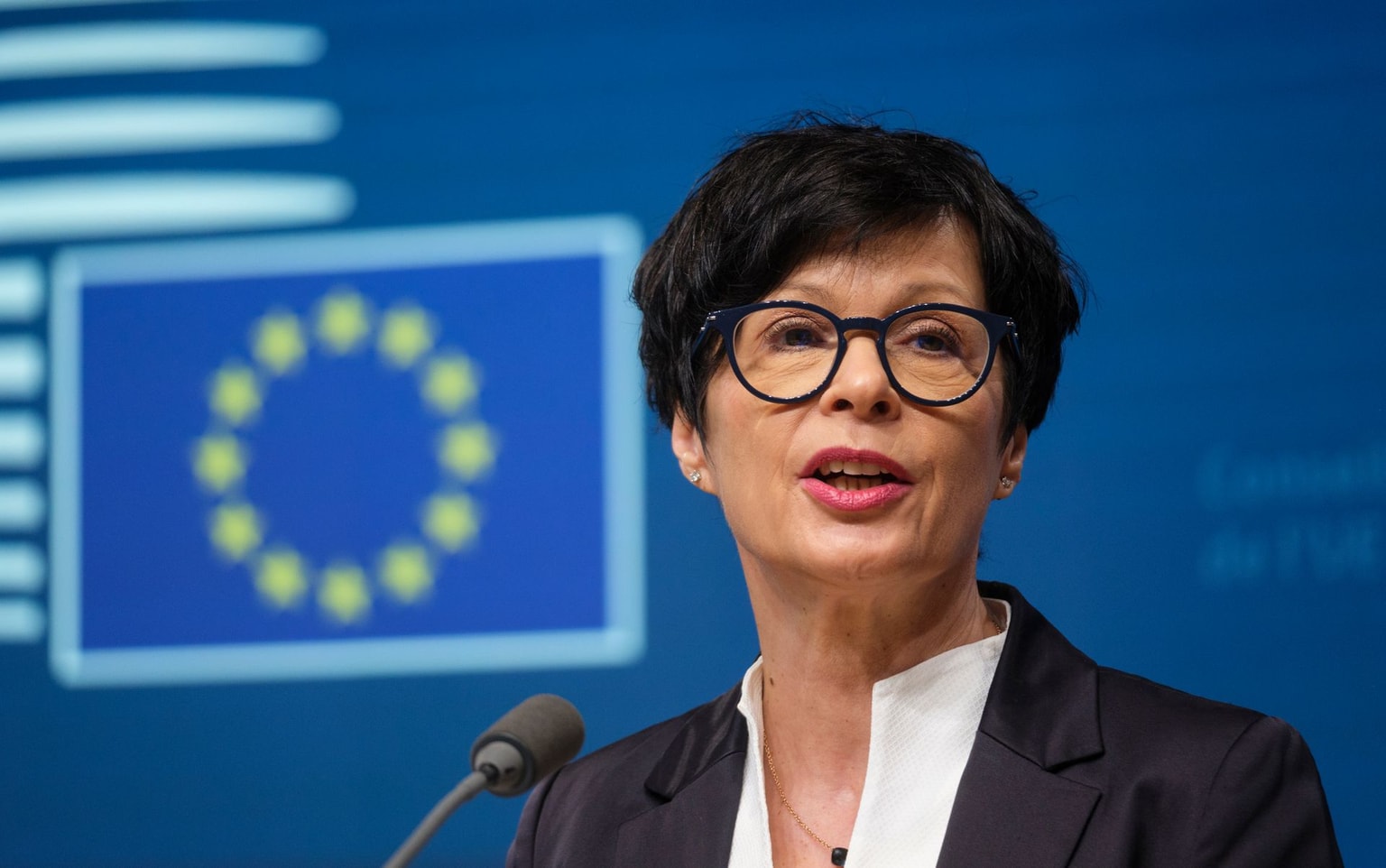European Commissioner Kos calls on EU countries to fully open Ukraine membership talks by June