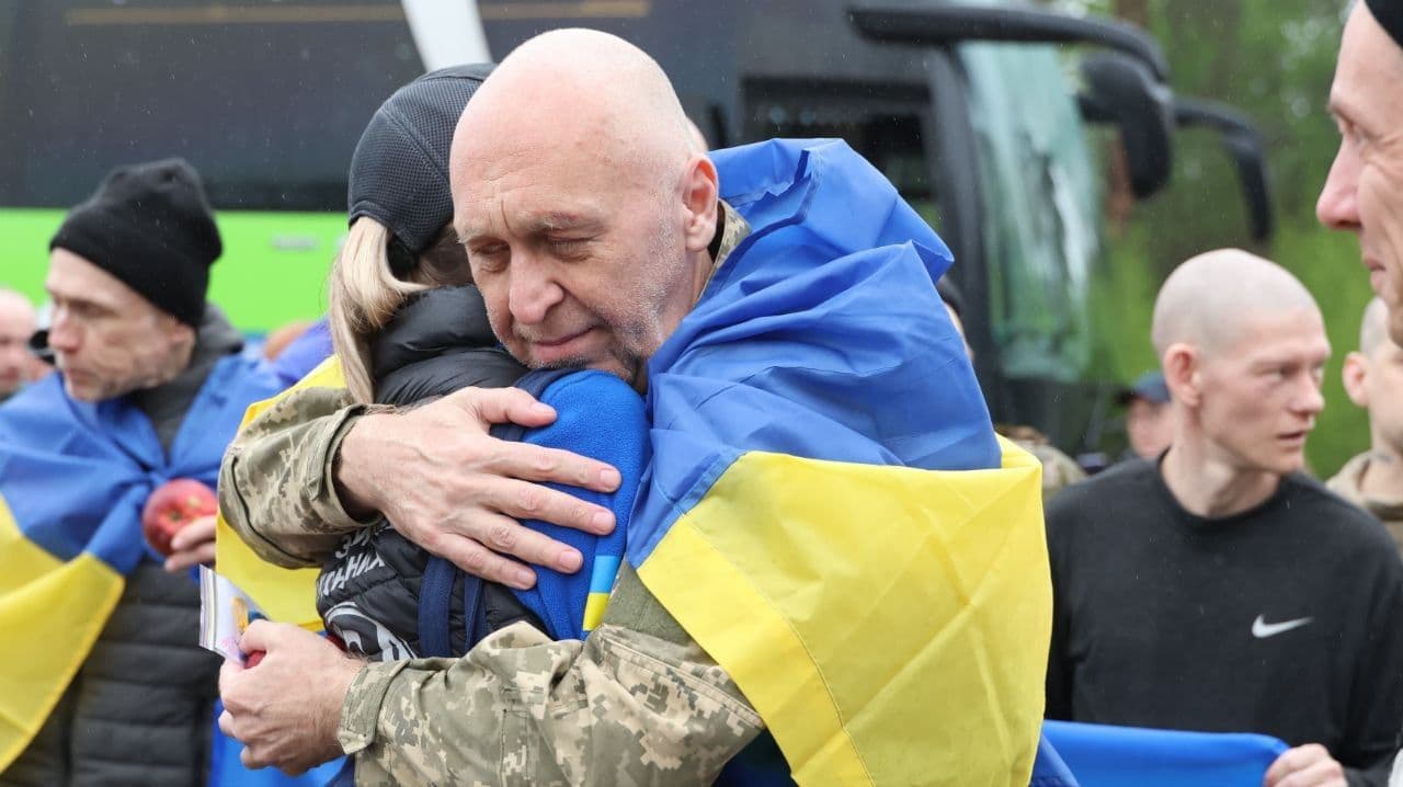 Breaking: 205 Ukrainian POWs return from Russian captivity in latest exchange