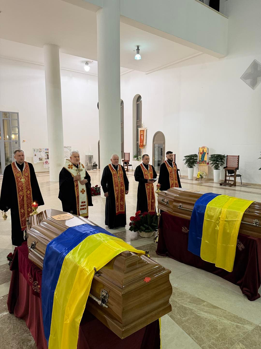 Remains of 20th century Ukrainian military leader Andrii Melnyk brought to Kyiv for reburial