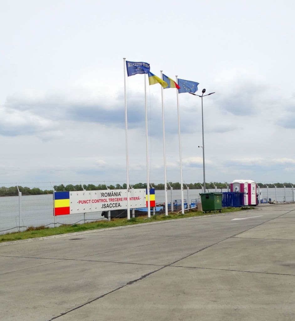 Romanian authorities find unexploded projectile near Ukraine border