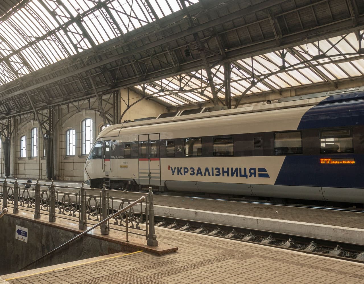 Ukraine's railway operator deploys 800 modular shelters amid surge in attacks