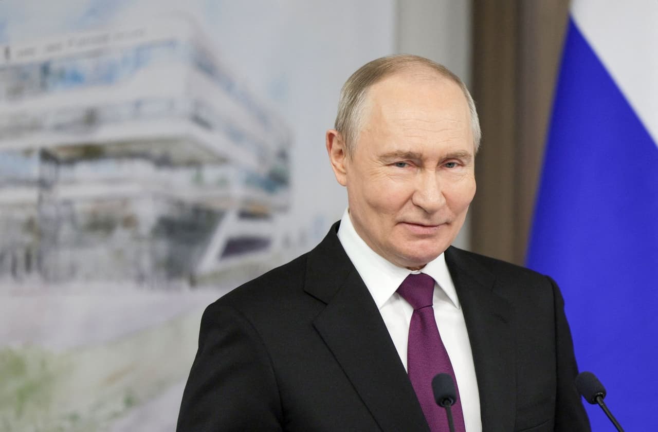Putin faces rising tensions as Russian economy weakens