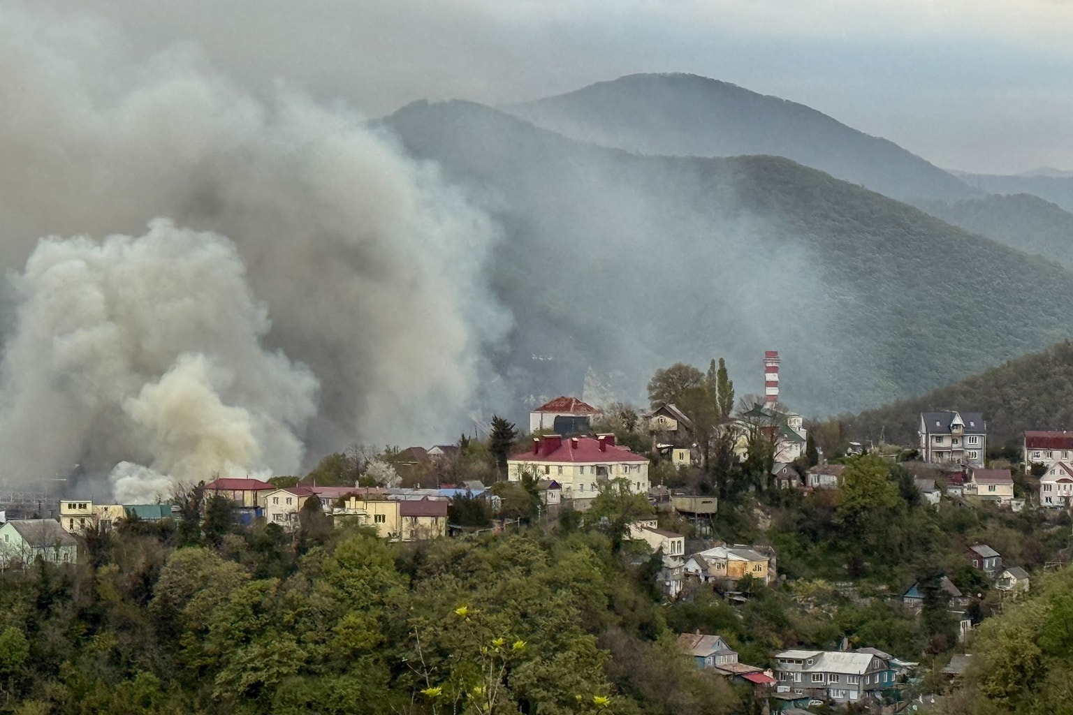 Authorities in Russia's Tuapse publish shelter list only after 4 Ukrainian drone attacks