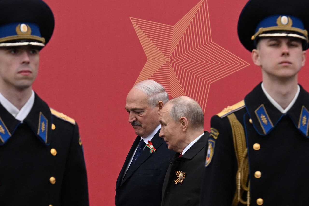 Ukraine turns up heat on Lukashenko despite limited signs of new military threat
