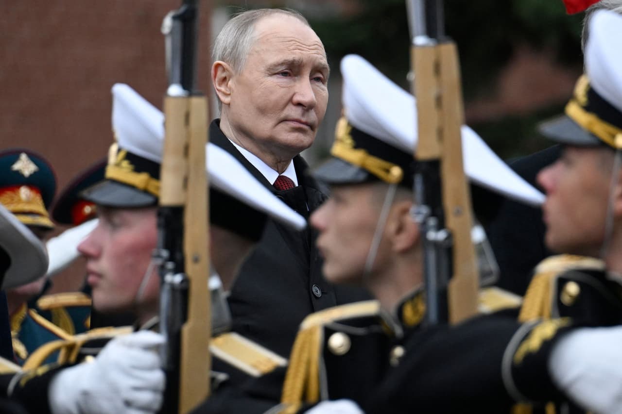 Putin signs latest decree increasing Russian military staff in wake of monster military budget, looming mobilization
