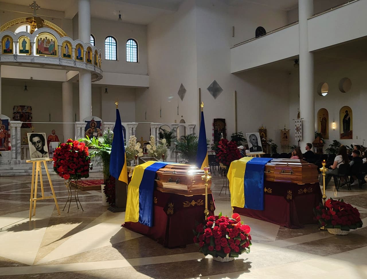 Remains of 20th-century Ukrainian military leader reburied in Kyiv