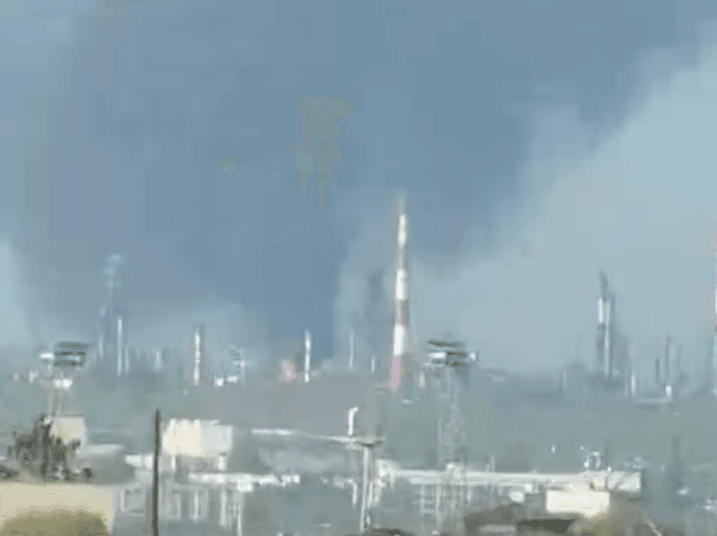 'Another long-range sanction' — Ukraine strikes Syzran oil refinery, more than 800 kilometers from border