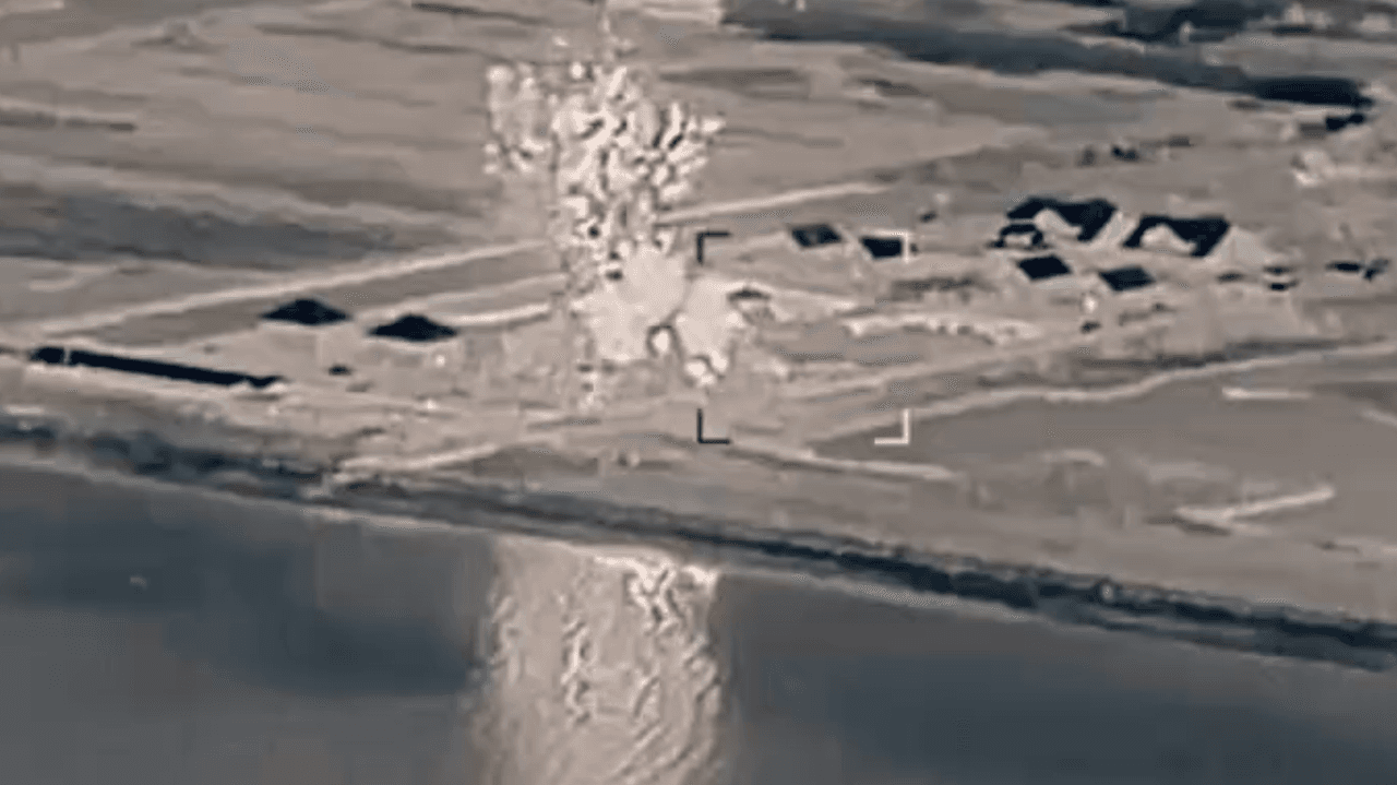 Ukraine strikes Russian FSB headquarters in occupied Kherson Oblast, killing and injuring nearly 100 troops