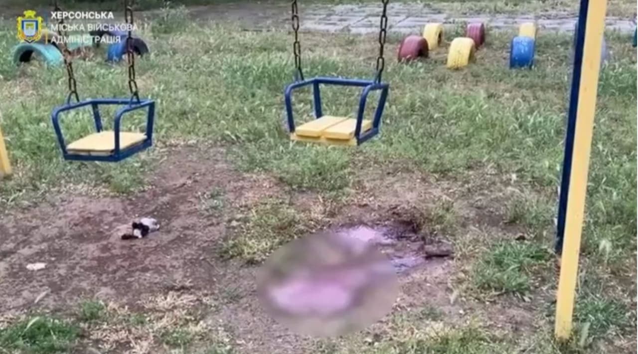 Russian attacks kill 2, injure 23 across Ukraine over past day as Kherson strike devastates family