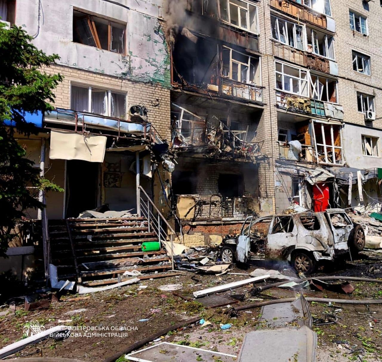 Russian attacks kill 4, injure 69 across Ukraine over past day, man killed in strike on civilian car