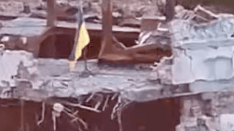 Ukrainian troops raise flag on Kinburn Spit in Mykolaiv Oblast held by Russian forces since 2022, military says
