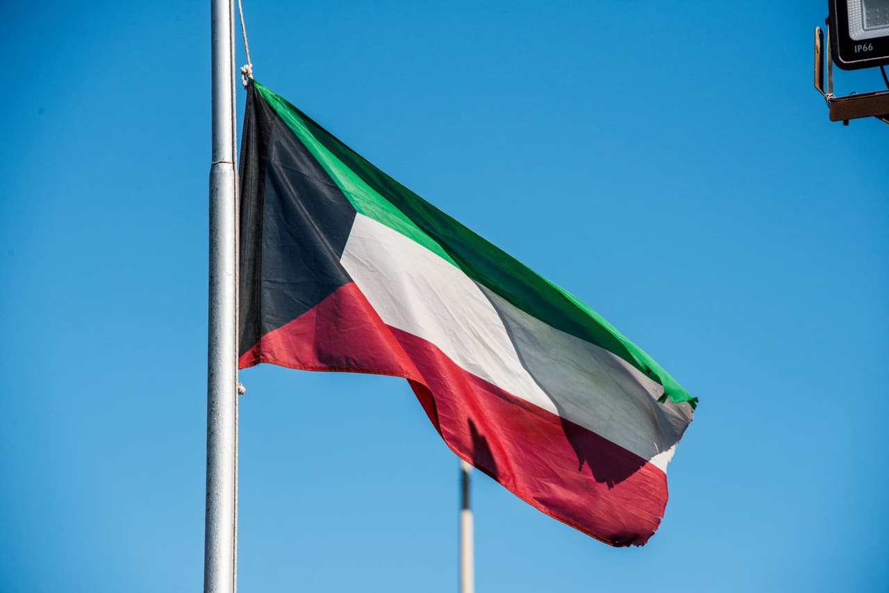 Kuwait approves defense deal with Ukraine amid fresh Iranian strikes