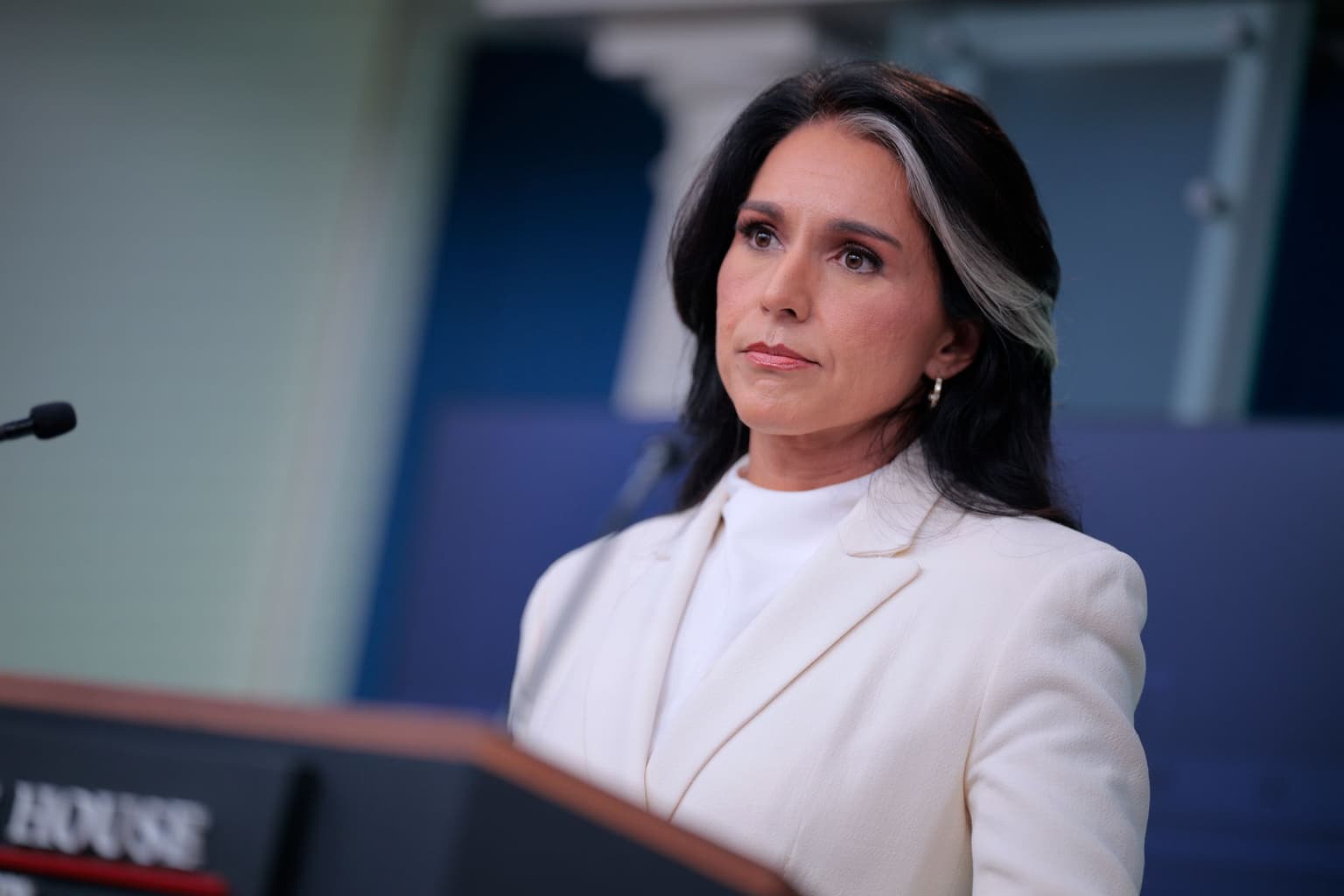 Trump's intelligence chief Tulsi Gabbard resigns