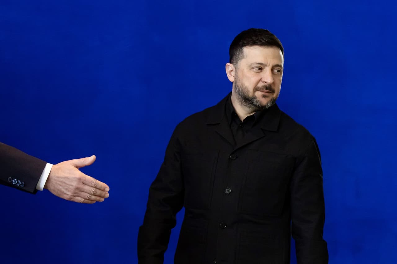 Zelensky plans diplomatic changes amid air defense crisis