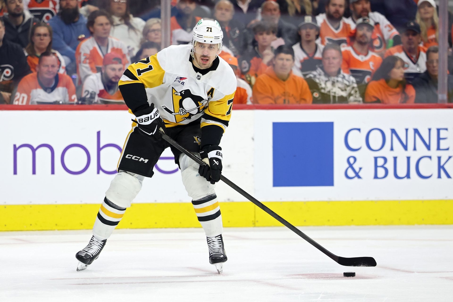 Evgeniy Malkin of the Pittsburgh Penguins in Philadelphia, Pennsylvania, on April 29, 2026.