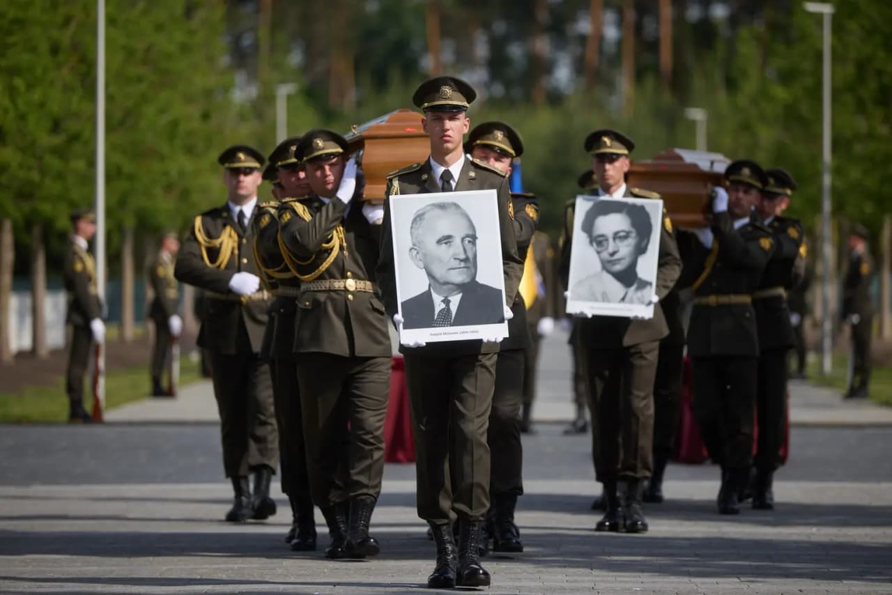Ukrainian parliament approves creating pantheon to commemorate national heroes