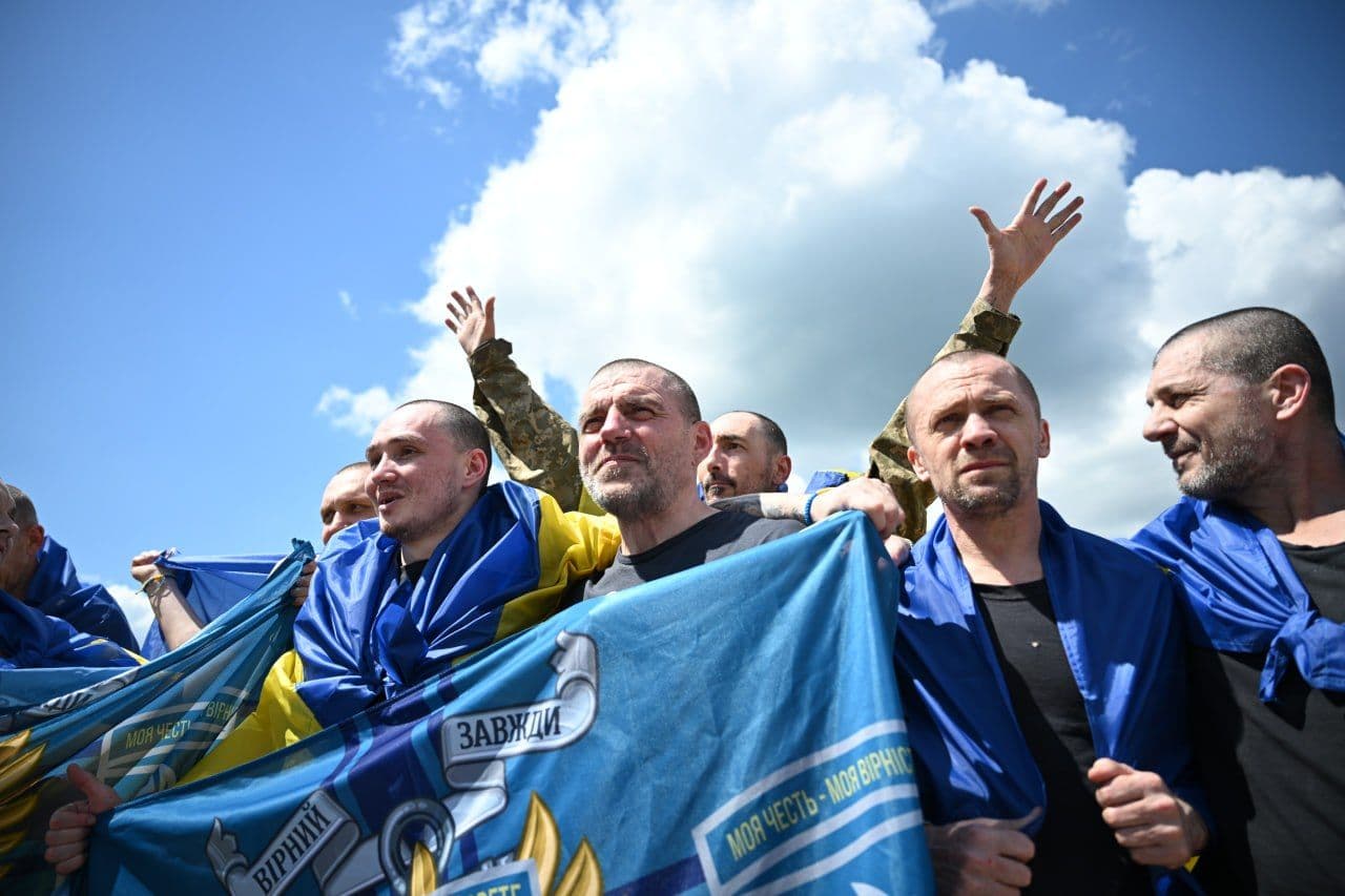 185 Ukrainian POWs return from Russian captivity in latest exchange