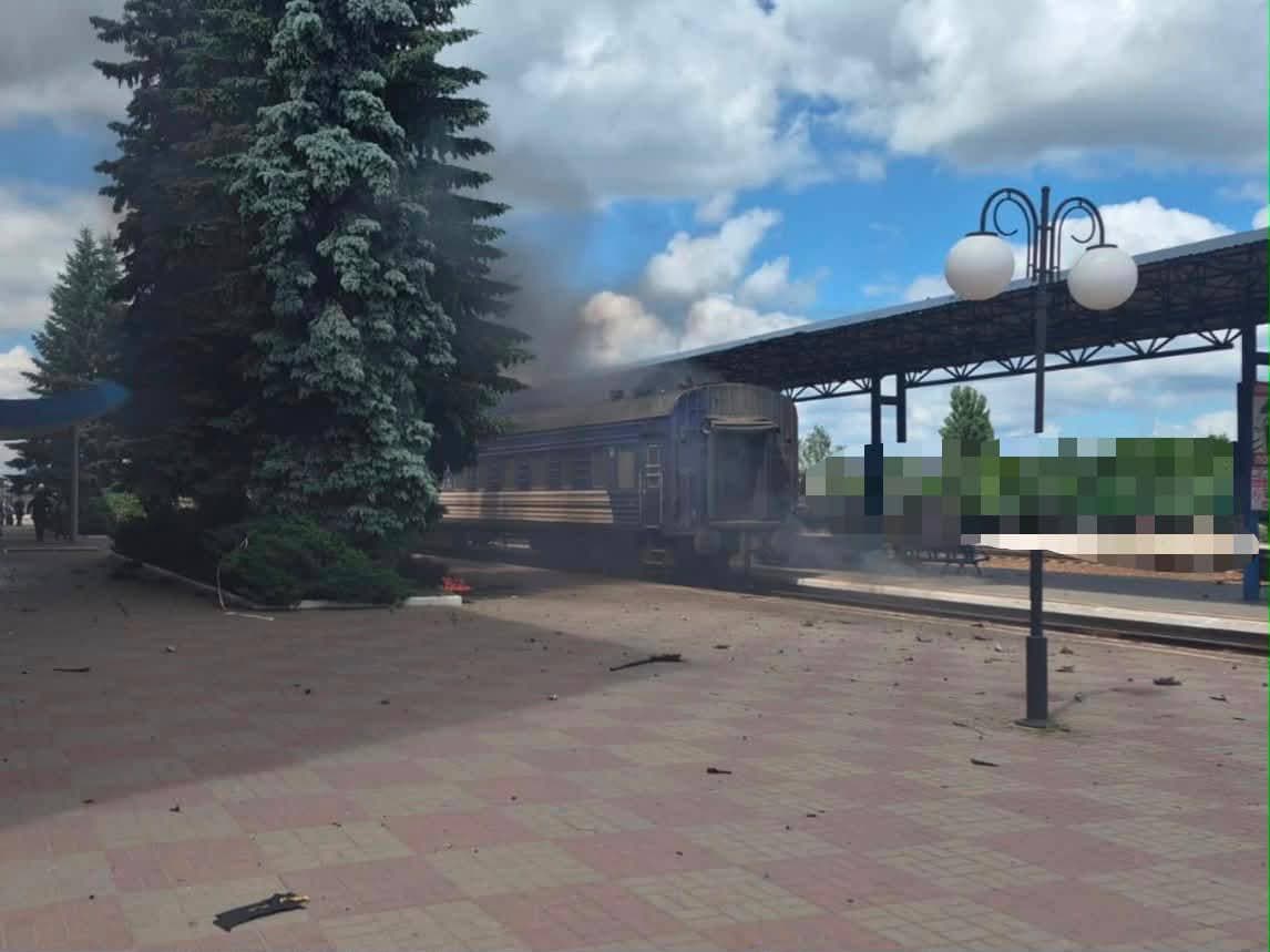 Russian strikes kill 5, injure 69 across Ukraine over past day as rail network comes under attack in country's north