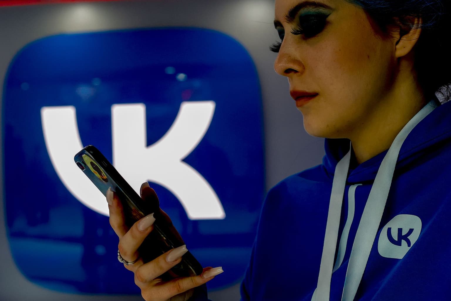 EU slaps sanctions on Russian social media