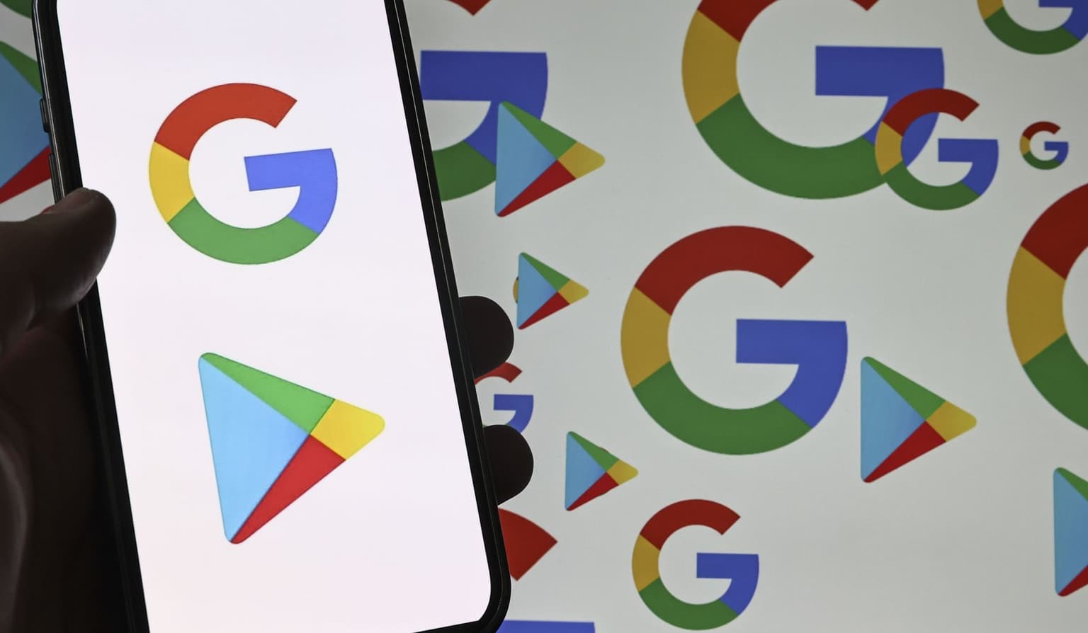 Google Play removes Russia-controlled social media Max, VK
