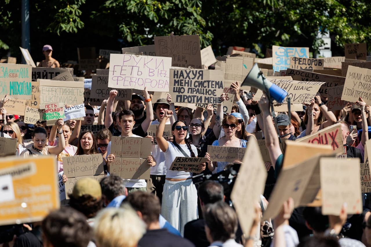 Ukraine protests to continue despite Syrskyi's firing as organizers demand Fedorov's return