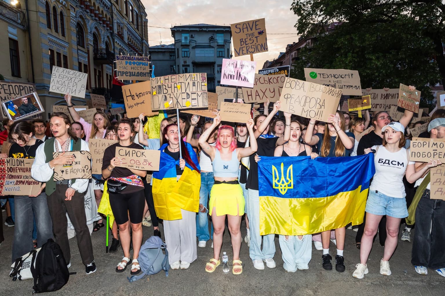 Ukraine war latest: Despite change in military leadership, protesters continue calls to reinstate former Defense Minister Fedorov