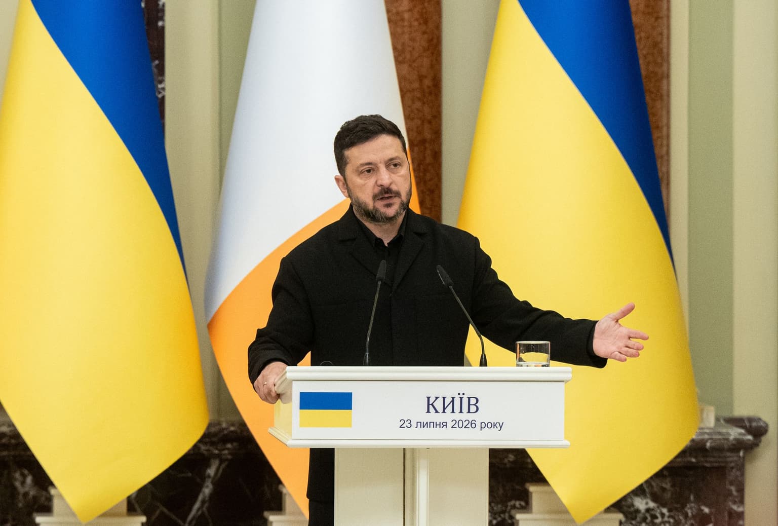 Zelensky says dismissed generals Syrskyi, Hnatov will remain to advise new army command