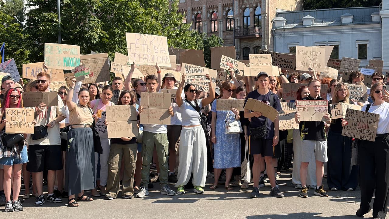 Thousands rally in Kyiv, other cities against Defense Minister Fedorov's dismissal, demand reappointment
