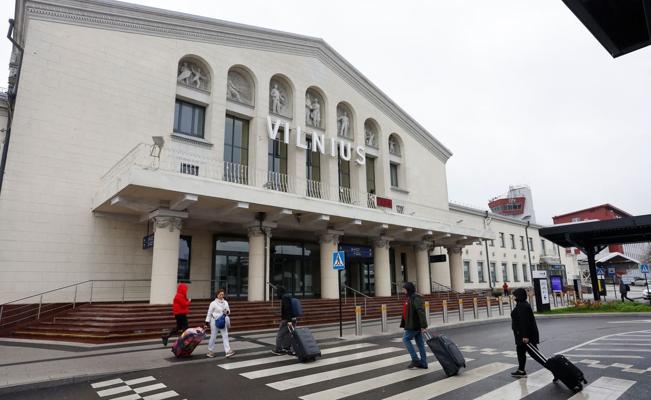 Ukraine war latest: Lithuania warns of Russian false flag drone threat to Baltic states