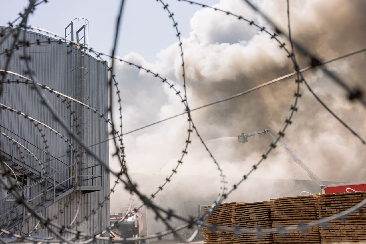 Ukraine's economy shrinks as Russia continues bombing businesses