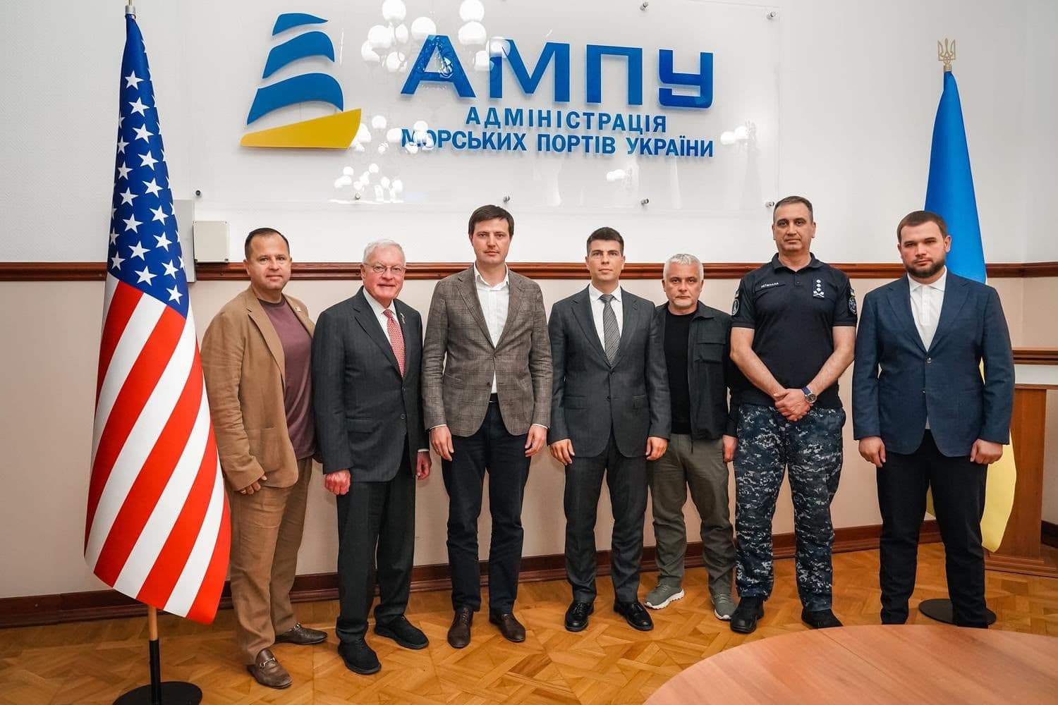 Former Trump envoy Keith Kellogg visits Odesa amid Russia's ongoing port strikes