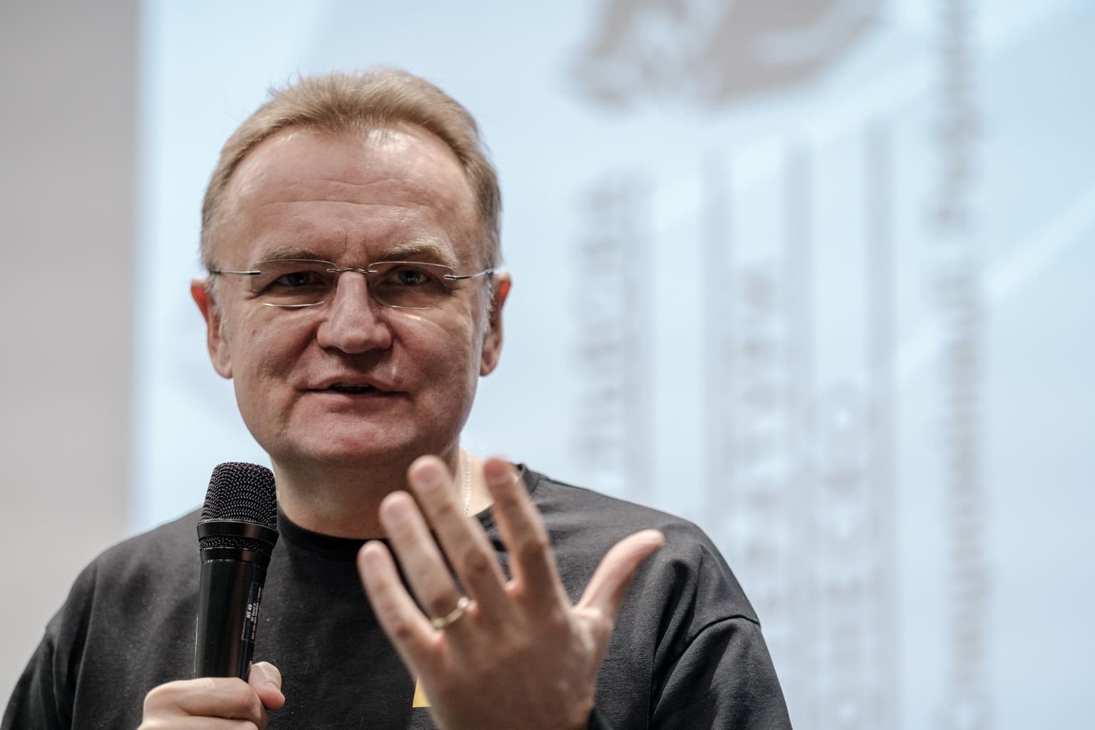 Lviv mayor says suspected bug found in his car