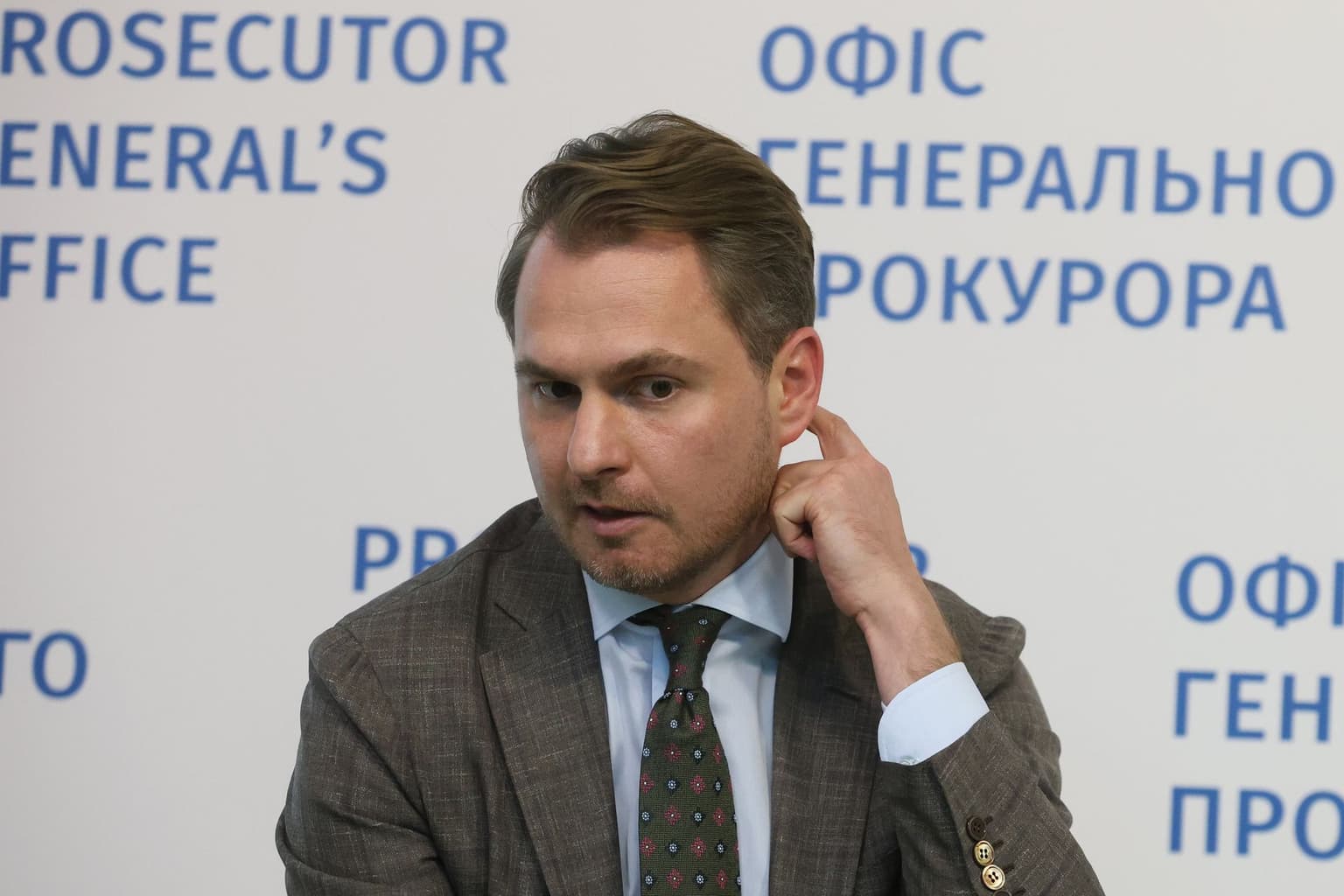 No one's expecting disgraced Prosecutor General Kravchenko at Paris event on Ukrainian children
