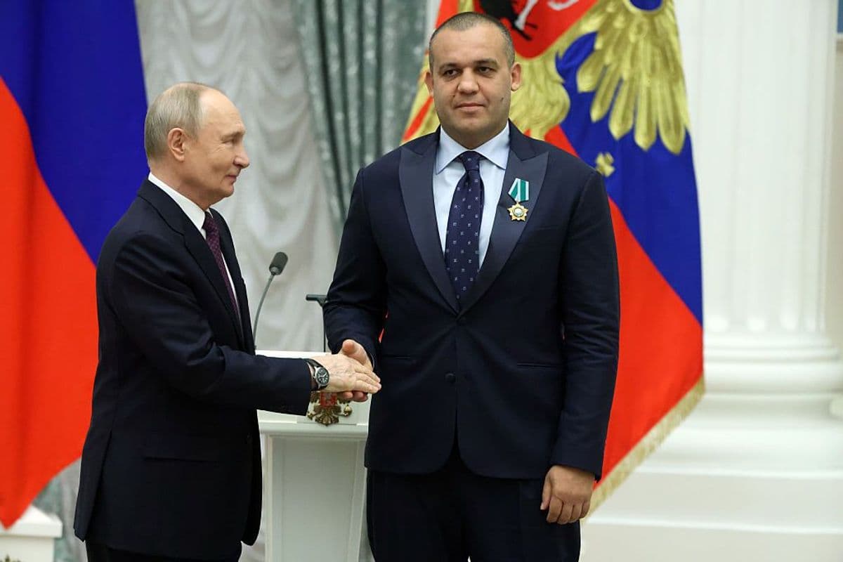 Donald Trump Jr. admits Russian oligarch with Putin ties partially funded wedding celebration
