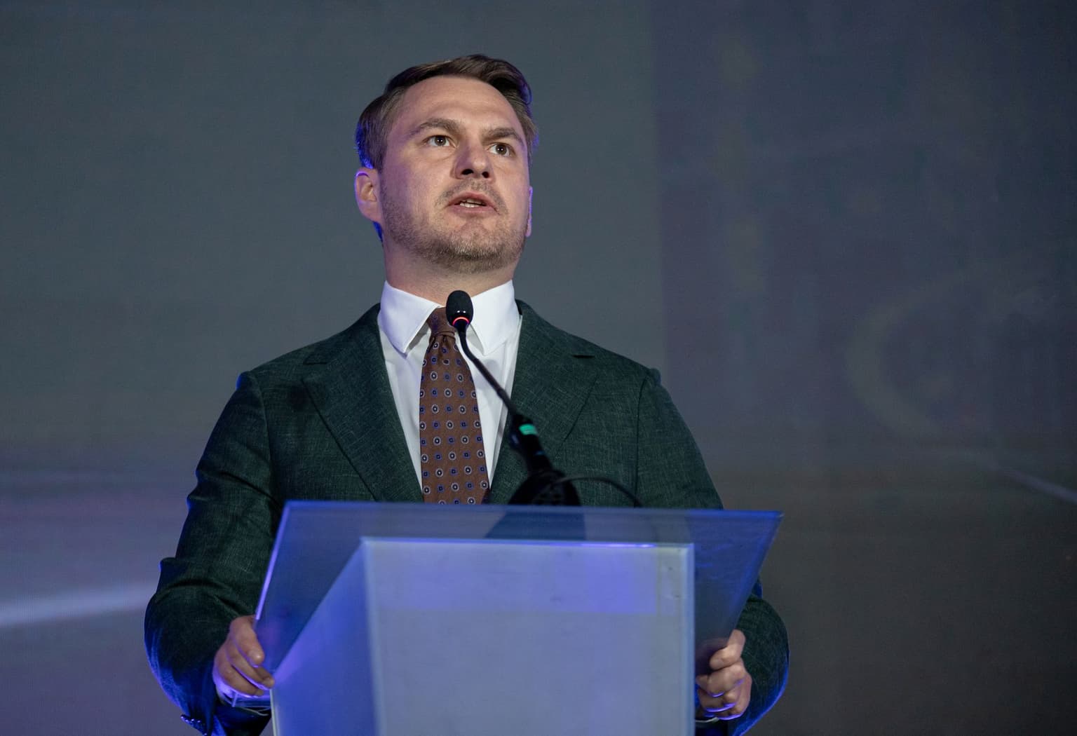 Ukraine's prosecutor general says he approved charges against anti-graft agency chief after resigning