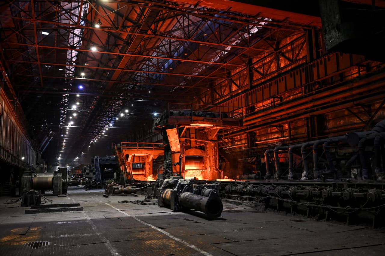 Russian strikes hit 2 major Ukrainian steel plants, killing 2 and injuring 6