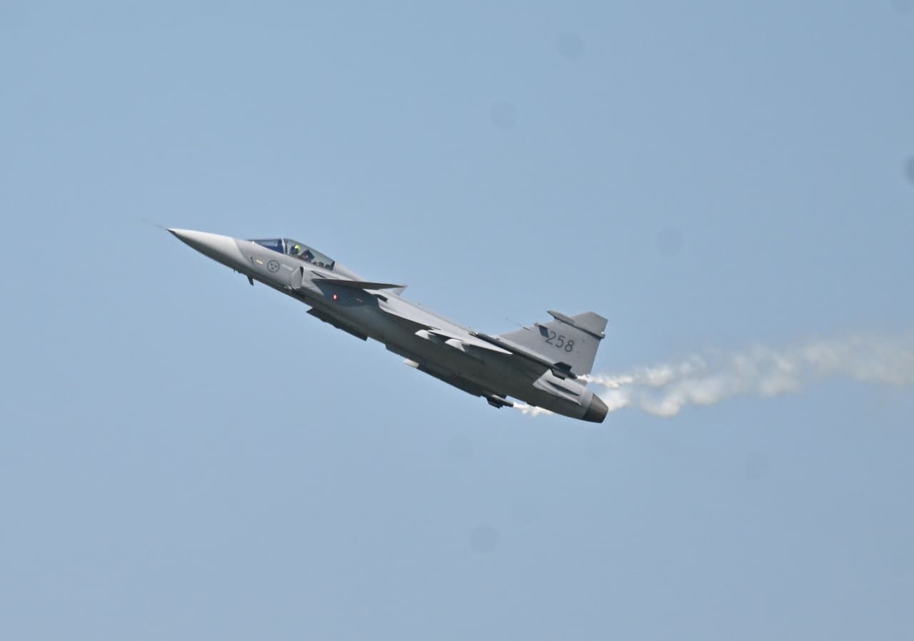 Belgium to transfer 3 F-16 fighter jets to Ukraine by end of 2026, Zelensky says