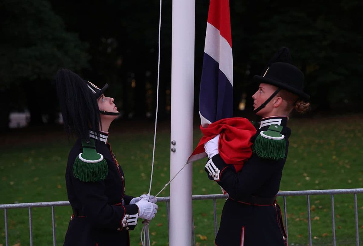 Zelensky, Norway’s Store discuss air defense, Freyja program ahead of King Harald’s funeral