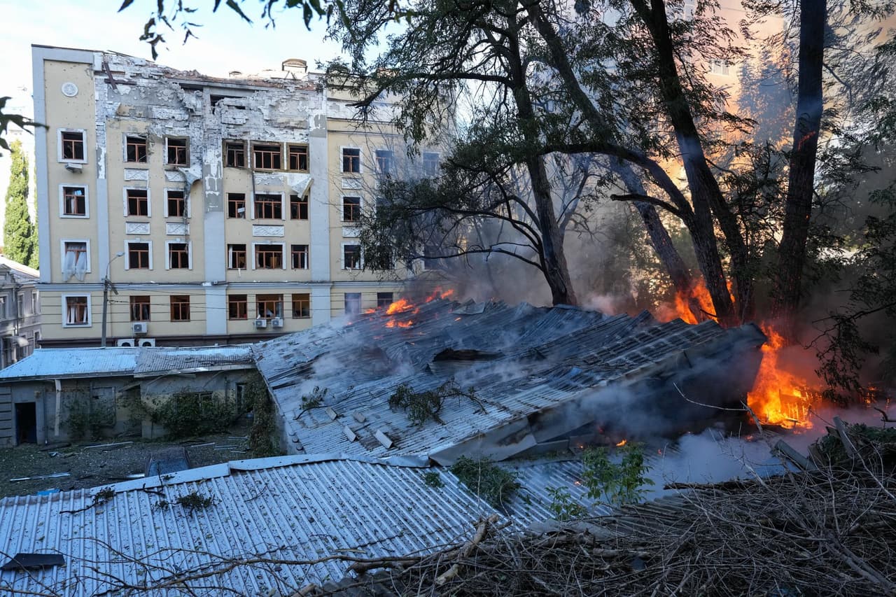 At least 5 injured in ongoing Russian drone strikes on Kyiv